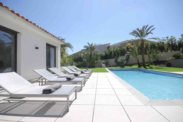 villa in St Tropez : Rent this contemporary villa walking distance to the 'Place des Lices' - Photo 3