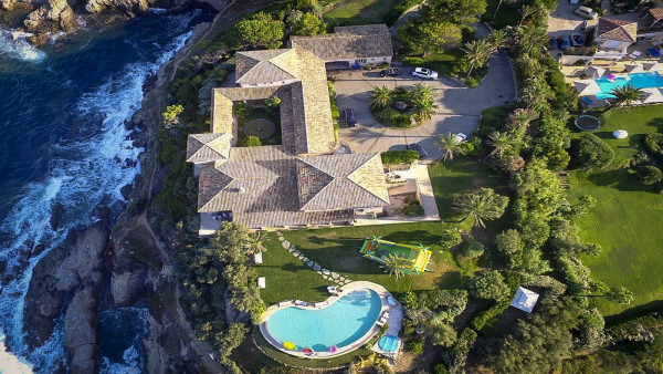 villa in St Tropez : Rent this gorgeous waterfront villa in a prestigious domain in St Tropez - Photo 32