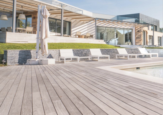 villa in Cannes : Rent Ultra Modern 7 bedroom villa overlooking the Islands off Cannes with easy access into the Croisette - Photo 44