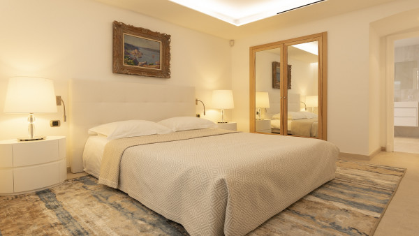 villa in St Tropez : Rent this gorgeous waterfront villa in a prestigious domain in St Tropez - Photo 24