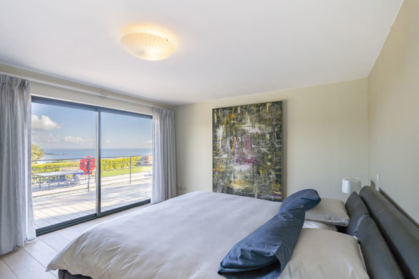 villa in Cannes : Rent this modern villa with a wonderful sea view located in a quiet area. - Photo 10