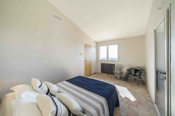 villa in Châteauneuf-Grasse : Rent this wonderful 5 bedroom house with a gorgeous hill and sea view - Photo 24