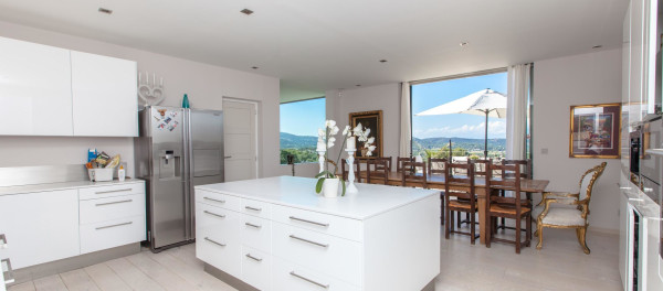villa in St Tropez : Rent a modern villa in L'Escalet area with 6 bedrooms. - Photo 11