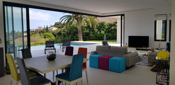 villa in St Tropez : Rent this modern 4 bedroom villa which offers a great Seaview - Photo 8