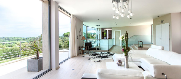 villa in St Tropez : Rent a modern villa in L'Escalet area with 6 bedrooms. - Photo 7