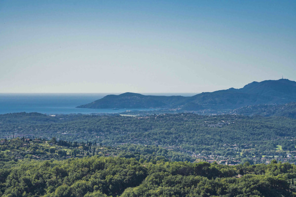 villa in Châteauneuf-Grasse : Rent this wonderful 5 bedroom house with a gorgeous hill and sea view - Photo 40