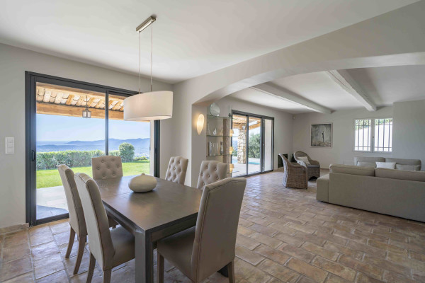villa in Châteauneuf-Grasse : Rent this wonderful 5 bedroom house with a gorgeous hill and sea view - Photo 8