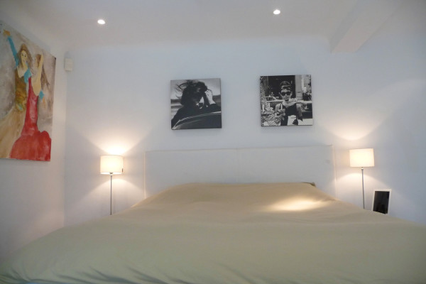villa in St Tropez : Rent this villa in St Anne area, walking distance to the village. - Photo 16