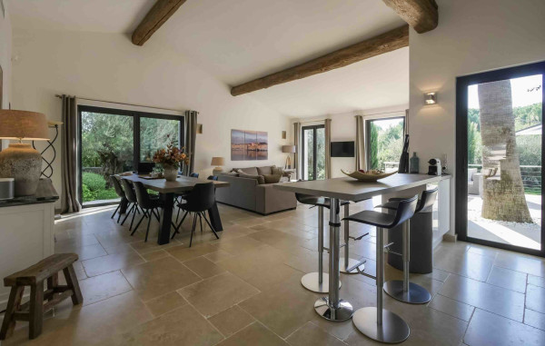 villa in St Tropez : Rent this charming villa with 4 bedrooms within walking distance to Tahiti Beach - Photo 7