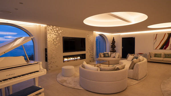 villa in St Tropez : Rent this gorgeous waterfront villa in a prestigious domain in St Tropez - Photo 14