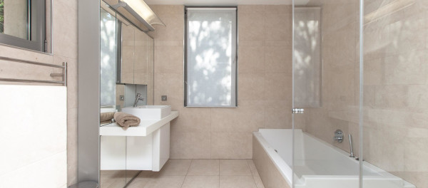villa in St Tropez : Rent a modern villa in L'Escalet area with 6 bedrooms. - Photo 17