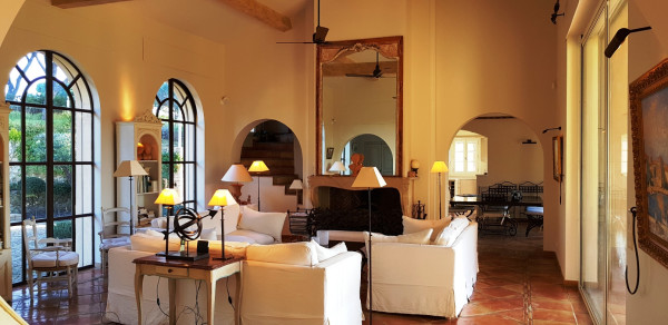 villa in St Tropez : Rent this 7 bedroom villa inside 'Les Parcs de St Tropez' - Photo 6