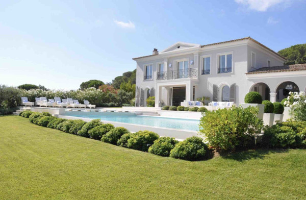 villa in St Tropez : Rent this 7 bedrooms luxurious villa located in L'escalet with a sea and hill view. - Photo 14