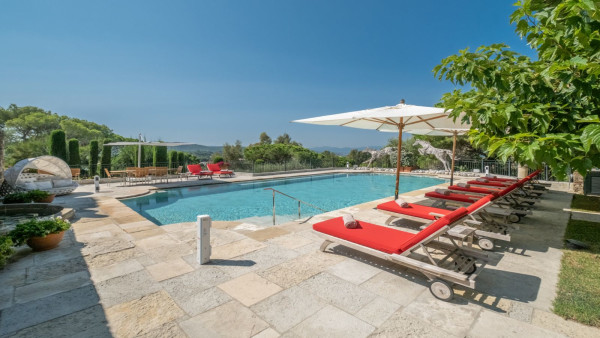 villa in St Tropez : Rent this beautiful 5 bedroom villa located within walking distance to the centre of St Tropez - Photo 29