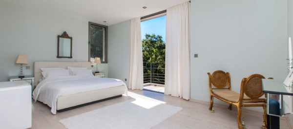 villa in St Tropez : Rent a modern villa in L'Escalet area with 6 bedrooms. - Photo 13