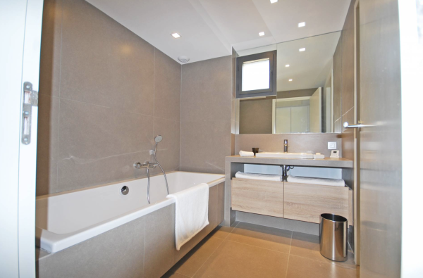 villa in St Tropez : Rent this contemporary villa walking distance to the 'Place des Lices' - Photo 18