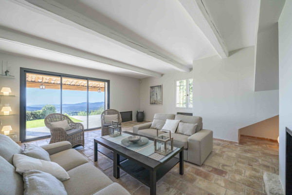 villa in Châteauneuf-Grasse : Rent this wonderful 5 bedroom house with a gorgeous hill and sea view - Photo 15