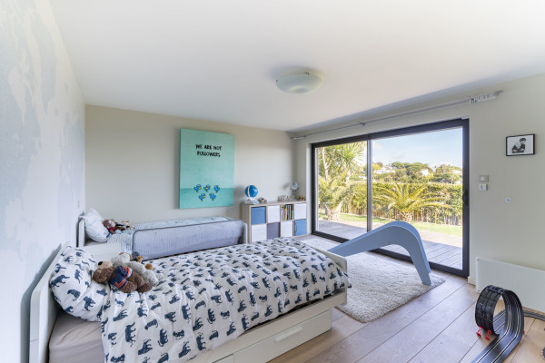 villa in Cannes : Rent this modern villa with a wonderful sea view located in a quiet area. - Photo 12