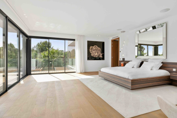 villa in Mougins : Rent stunning newly built 5 bedroom villa in an exclusive area of Mougins with easy access to Cannes - Photo 21