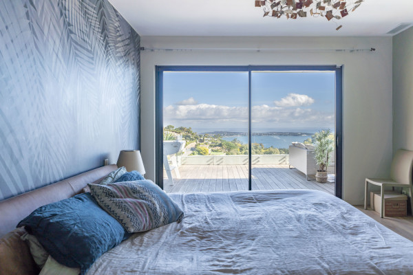 villa in Cannes : Rent this modern villa with a wonderful sea view located in a quiet area. - Photo 17