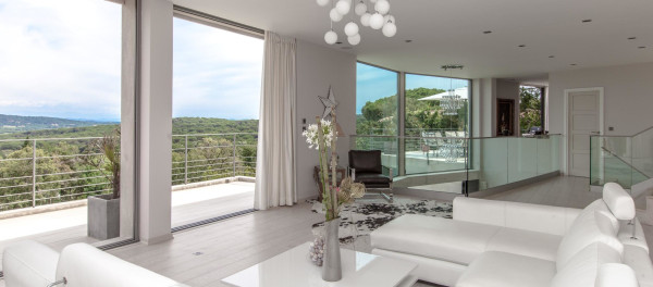 villa in St Tropez : Rent a modern villa in L'Escalet area with 6 bedrooms. - Photo 8