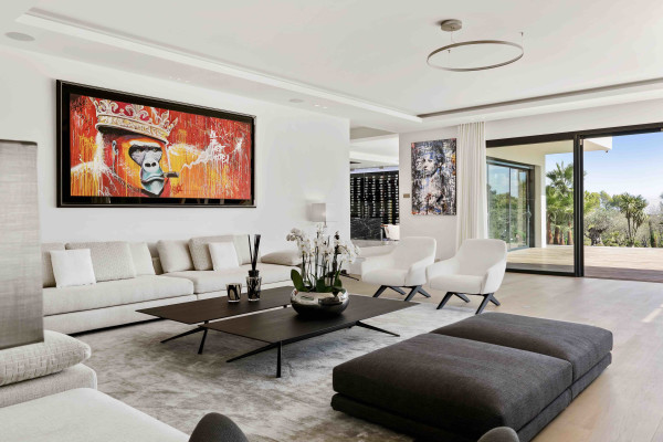 villa in Mougins : Rent stunning newly built 5 bedroom villa in an exclusive area of Mougins with easy access to Cannes - Photo 12