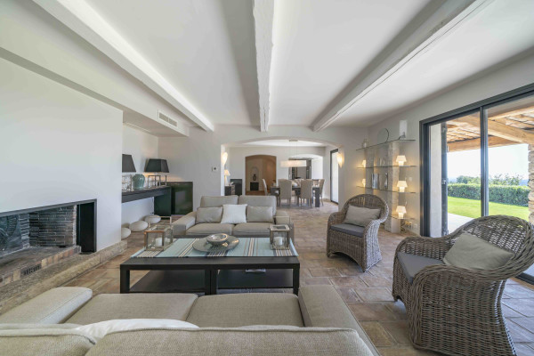 villa in Châteauneuf-Grasse : Rent this wonderful 5 bedroom house with a gorgeous hill and sea view - Photo 10