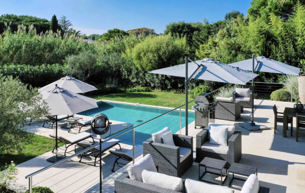 villa in St Tropez : Rent this charming villa with 4 bedrooms within walking distance to Tahiti Beach - Photo 2