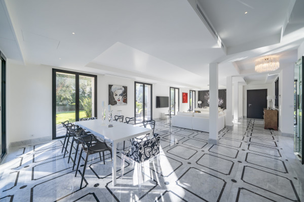 villa in Saint-Jean-Cap-Ferrat : Rent this modern villa with 4 bedroom in Saint Jean Cap Ferrat. - Photo 14