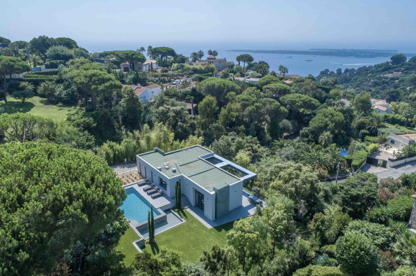 villa in Cannes : Rent this contemporary villa located in a residential area in Cannes. - Photo 14