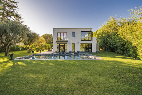 villa in Saint-Jean-Cap-Ferrat : Rent this modern villa with 4 bedroom in Saint Jean Cap Ferrat. - Photo 2