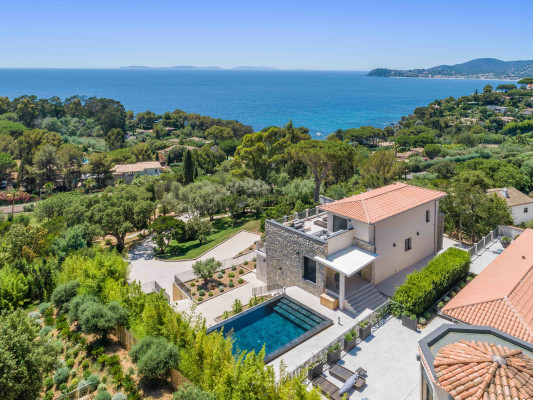 villa in St Tropez : Rent this modern wonderful newly built villa with panoramic views over the Mediterranean sea - Photo 0