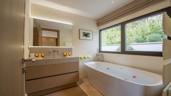 villa in St Tropez : Rent this modern town house ideally located within walking distance to the  centre of St Tropez - Photo 15