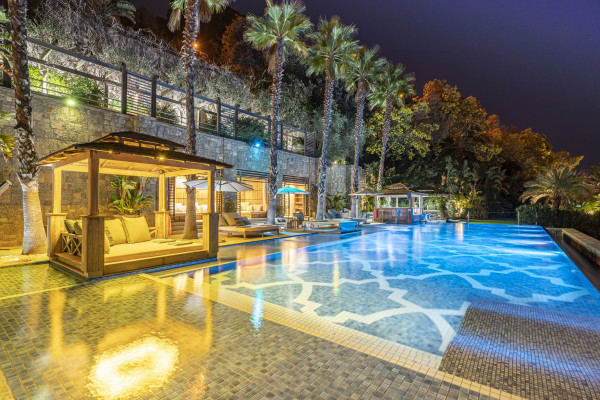 villa in Cannes : Rent Southern Europes most exclusive and stunning villa with 9 bedrooms, panoramic sea views and the height of Luxury - Photo 80