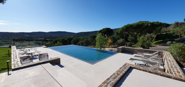 villa in St Tropez : Rent this modern villa ideally located close to Pampelonne beach - Photo 1