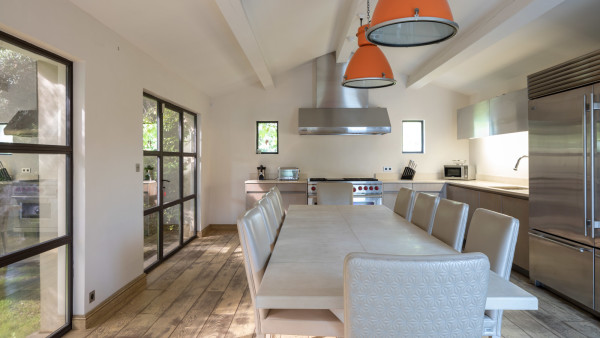 villa in St Tropez : Rent this modern 8 bedroom villa in the centre of St Tropez - Photo 3