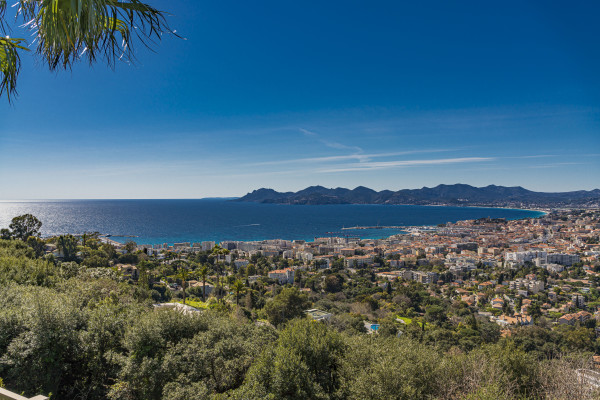 villa in Cannes : Rent Southern Europes most exclusive and stunning villa with 9 bedrooms, panoramic sea views and the height of Luxury - Photo 91