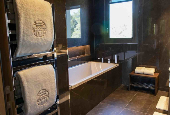 villa in St Tropez : Rent this new villa situated in a private parc ideally located in La Croix Valmer - Photo 5