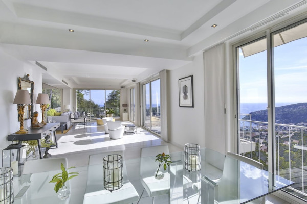 villa in Villefranche-sur-Mer : Rent wonderful 4 bedroom villa located in a secure domain in Villefranche - Photo 6