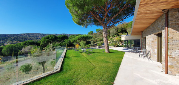 villa in St Tropez : Rent this modern villa ideally located close to Pampelonne beach - Photo 12