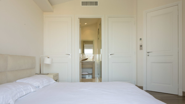 villa in St Tropez : Rent this modern 8 bedroom villa in the centre of St Tropez - Photo 23