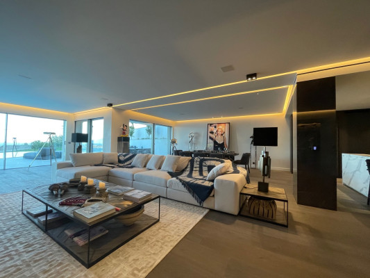 villa in Cannes : Rent this brand new villa located in the residential area of Super Cannes. - Photo 4