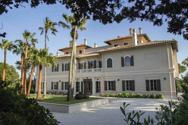 villa in St Tropez : Rent this extraordinary villa located within a vast private park - Photo 34