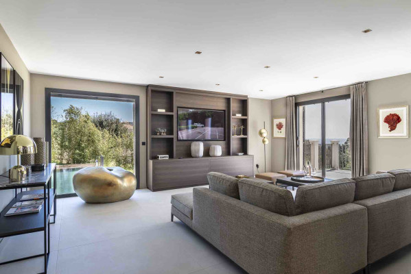 villa in St Tropez : Rent this modern wonderful newly built villa with panoramic views over the Mediterranean sea - Photo 7