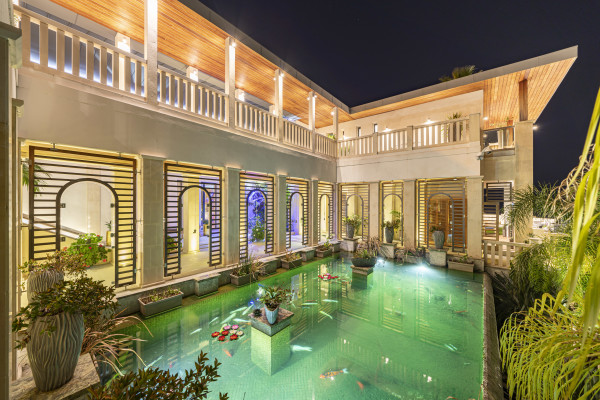 villa in Cannes : Rent Southern Europes most exclusive and stunning villa with 9 bedrooms, panoramic sea views and the height of Luxury - Photo 32