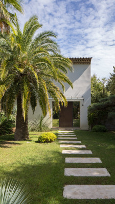 villa in St Tropez : Rent this modern 8 bedroom villa in the centre of St Tropez - Photo 14