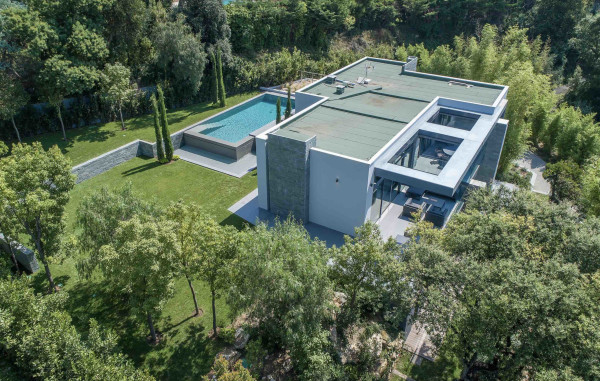 villa in Cannes : Rent this contemporary villa located in a residential area in Cannes. - Photo 18