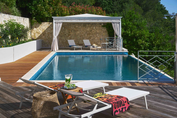 villa in Cannes : Rent this lovely family villa up to the hill in Cannes in a private domain. - Photo 2
