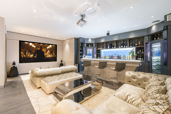 villa in Cannes : Rent Southern Europes most exclusive and stunning villa with 9 bedrooms, panoramic sea views and the height of Luxury - Photo 45