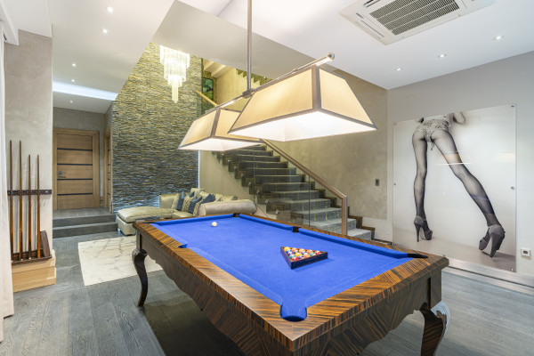 villa in Cannes : Rent Southern Europes most exclusive and stunning villa with 9 bedrooms, panoramic sea views and the height of Luxury - Photo 43